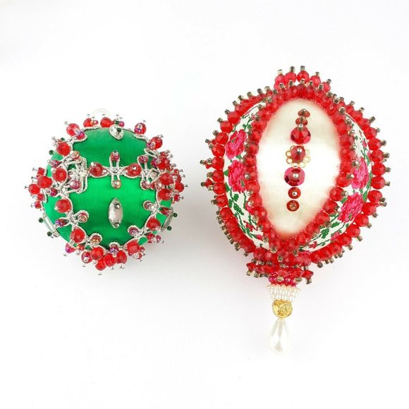 Vintage Satin Beaded Push Pin Christmas Ornaments Red Green Cream Lot Of 2 - Picture 8 of 12
